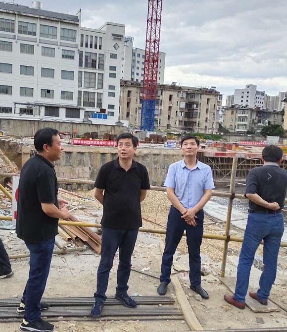 區(qū)委副書記、區(qū)長(zhǎng)楊林調(diào)研重點(diǎn)項(xiàng)目