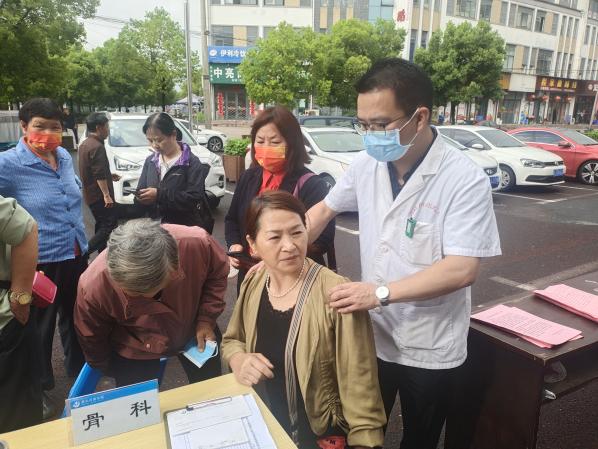 百姓健康系我心，黨員服務(wù)進(jìn)社區(qū)