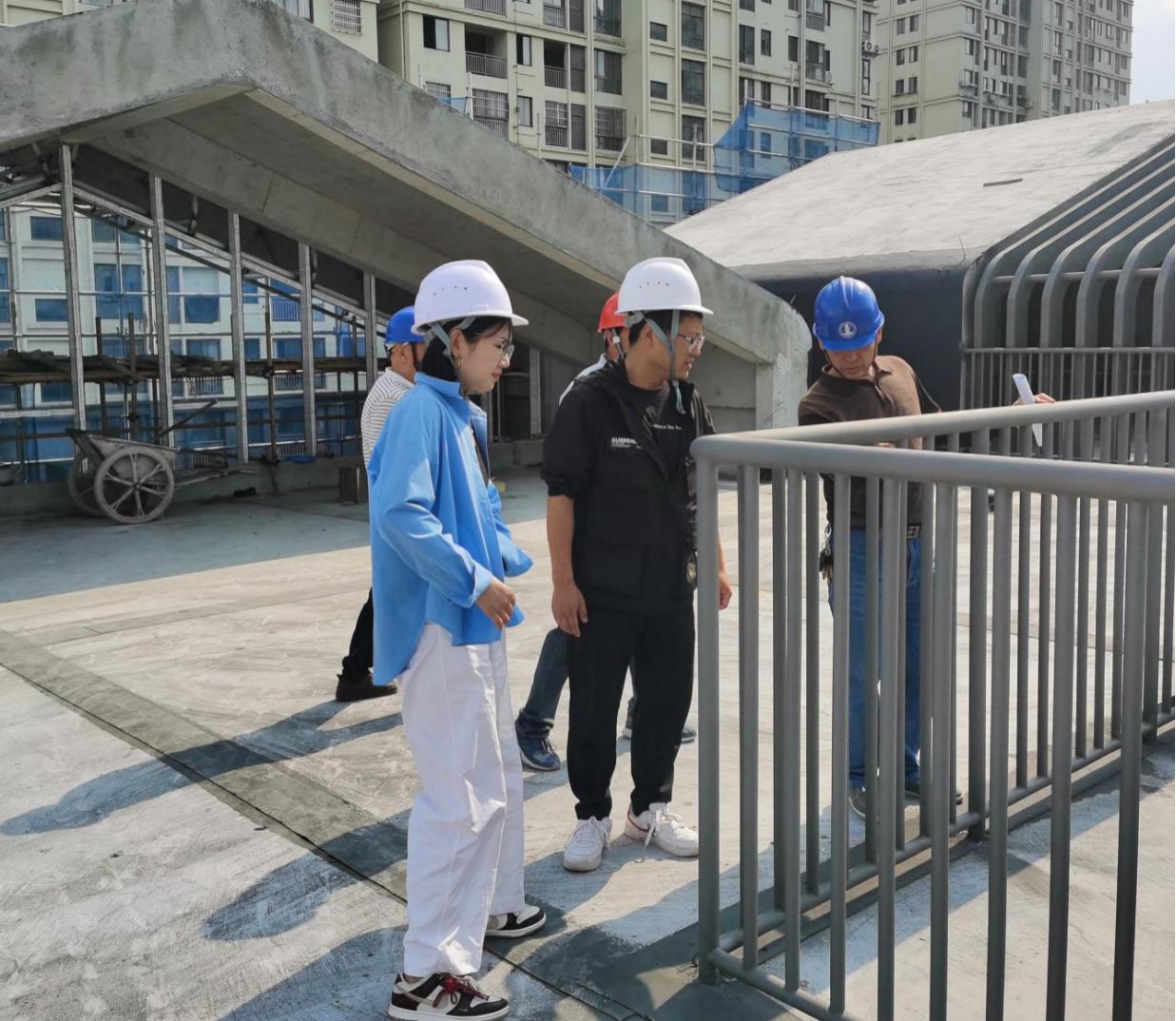 黃山市屯溪區(qū)學(xué)前教育能力提升工程-百鳥亭幼兒園建設(shè)項(xiàng)目組織節(jié)前安全生產(chǎn)檢查