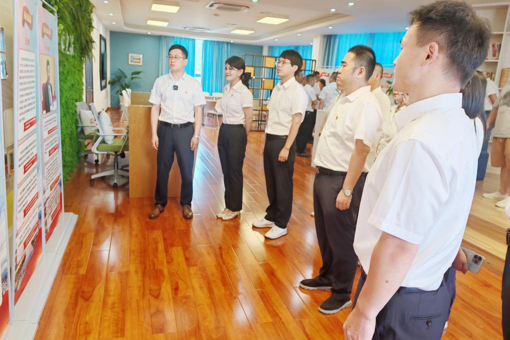 屯溪區(qū)國投集團(tuán)黨委開展慶祝中國共產(chǎn)黨成立104周年系列活動